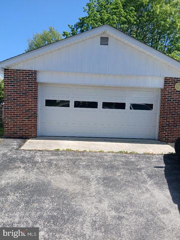 640 WYNDOM TER, Holmes, PA 19043