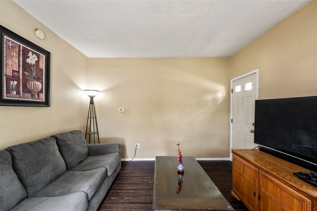 3210 Columbia Street, Des Moines, IA 50313
