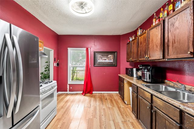 3210 Columbia Street, Des Moines, IA 50313