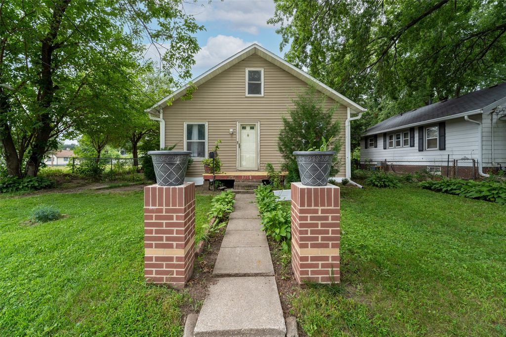 3210 Columbia Street, Des Moines, IA 50313