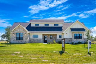 156 Firewheel Loop, Floresville, TX 78114