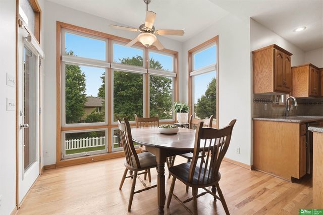 1910 Greyson Drive, Papillion, NE 68133