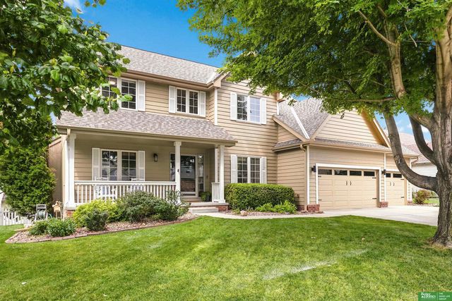 1910 Greyson Drive, Papillion, NE 68133