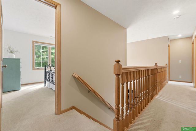 1910 Greyson Drive, Papillion, NE 68133