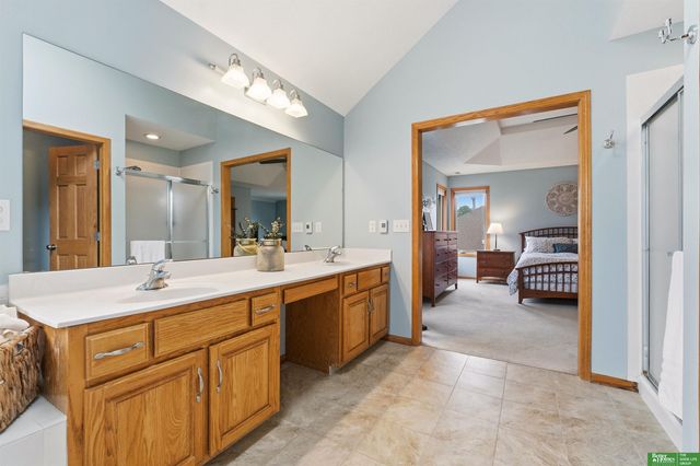 1910 Greyson Drive, Papillion, NE 68133