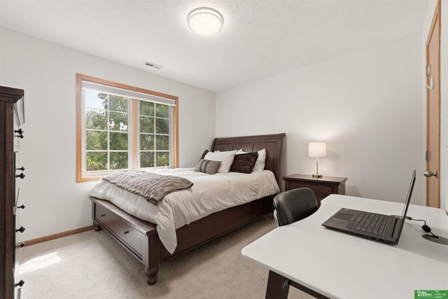 1910 Greyson Drive, Papillion, NE 68133