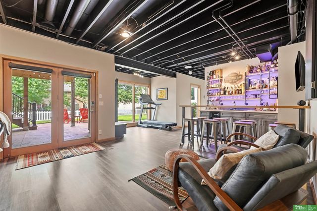 1910 Greyson Drive, Papillion, NE 68133