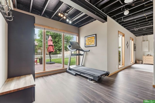 1910 Greyson Drive, Papillion, NE 68133