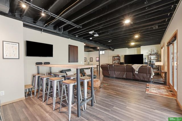 1910 Greyson Drive, Papillion, NE 68133