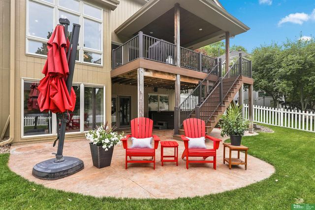 1910 Greyson Drive, Papillion, NE 68133