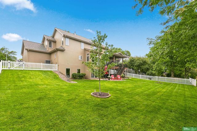 1910 Greyson Drive, Papillion, NE 68133