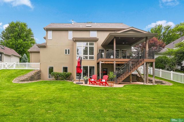 1910 Greyson Drive, Papillion, NE 68133