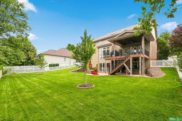 1910 Greyson Drive, Papillion, NE 68133