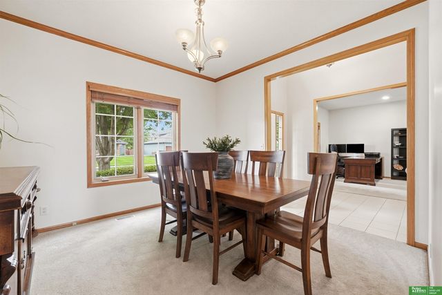 1910 Greyson Drive, Papillion, NE 68133