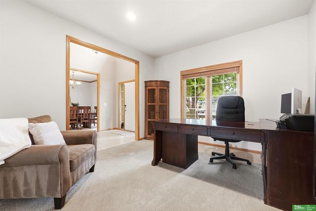 1910 Greyson Drive, Papillion, NE 68133