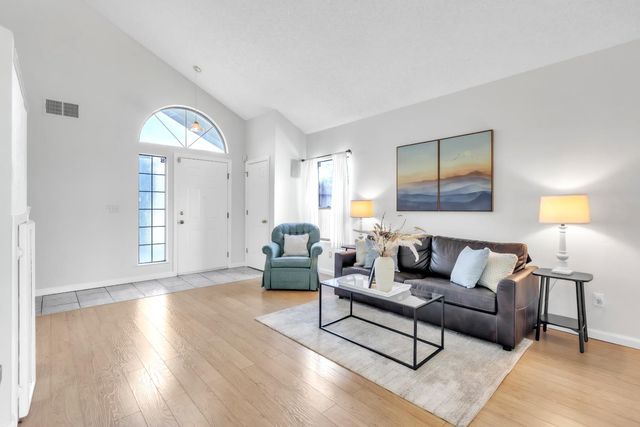 1113 Guava Way, Sacramento, CA 95834