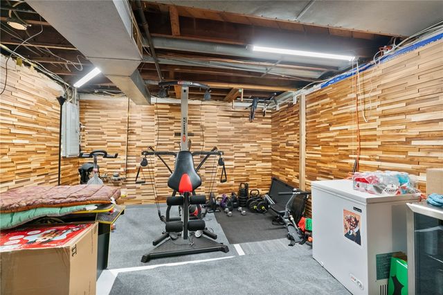 121 Betty Jane Ct, Penn Hills, PA 15235