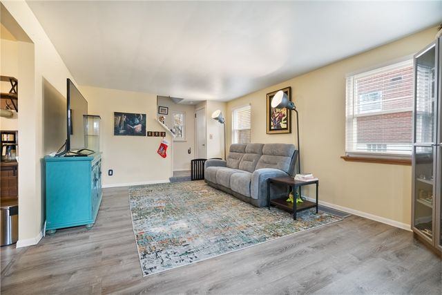 121 Betty Jane Ct, Penn Hills, PA 15235