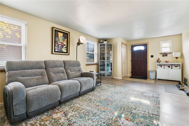 121 Betty Jane Ct, Penn Hills, PA 15235