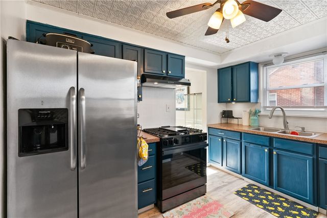 121 Betty Jane Ct, Penn Hills, PA 15235