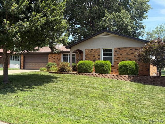 104 San Mateo Drive, Belleville, IL 62221