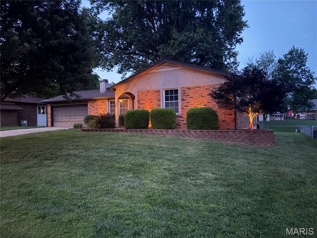104 San Mateo Drive, Belleville, IL 62221
