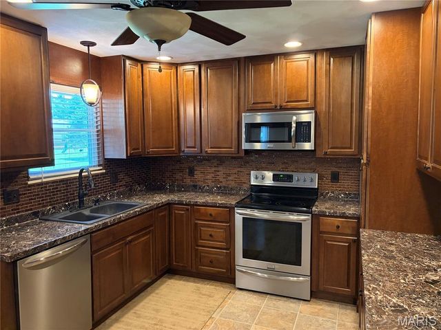 104 San Mateo Drive, Belleville, IL 62221