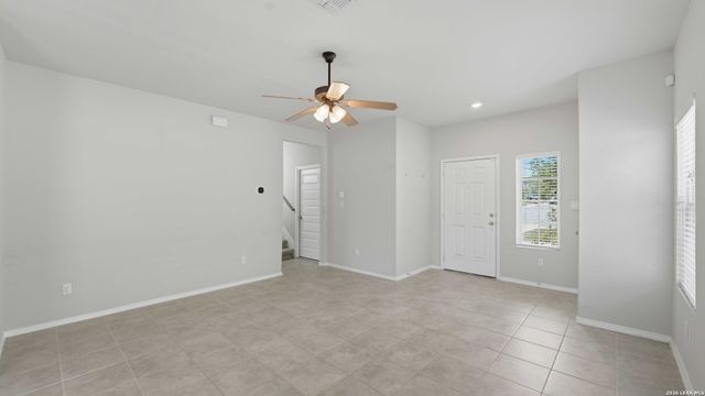 5502 Daniel Way, St Hedwig, TX 78152