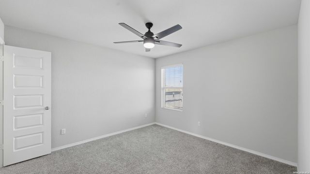 5502 Daniel Way, St Hedwig, TX 78152