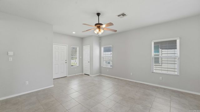 5502 Daniel Way, St Hedwig, TX 78152