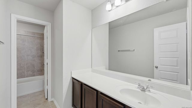 5502 Daniel Way, St Hedwig, TX 78152