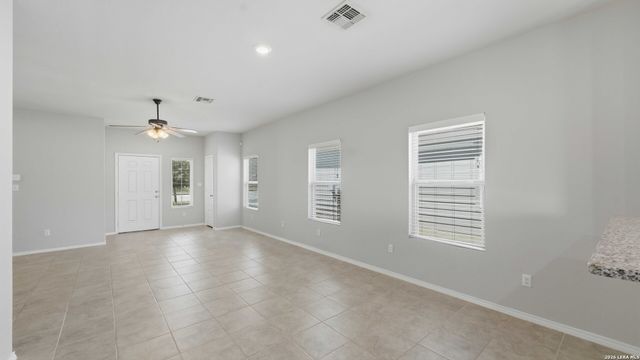 5502 Daniel Way, St Hedwig, TX 78152