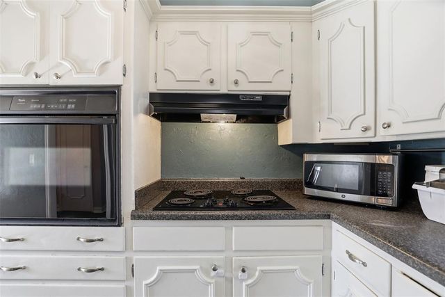 1917 Colebrook Drive, Oklahoma City, OK 73120