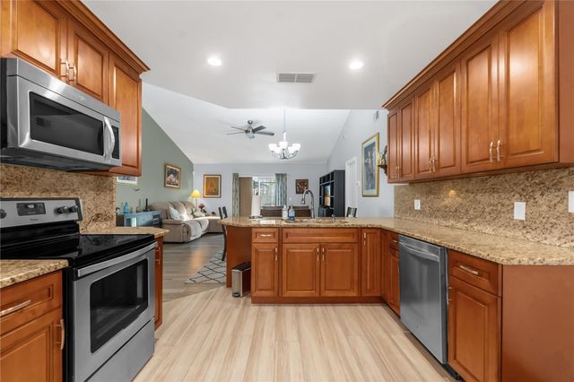 7702 LEGACY LANE, Orlando, FL 32818