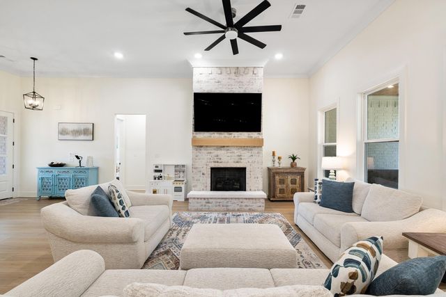 915 Valley Creek, North Little Rock, AR 72116