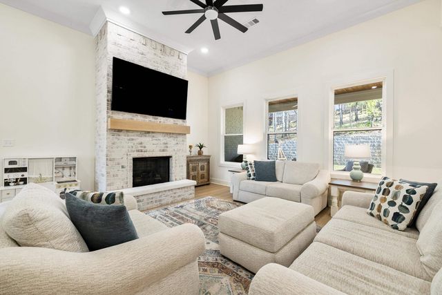 915 Valley Creek, North Little Rock, AR 72116