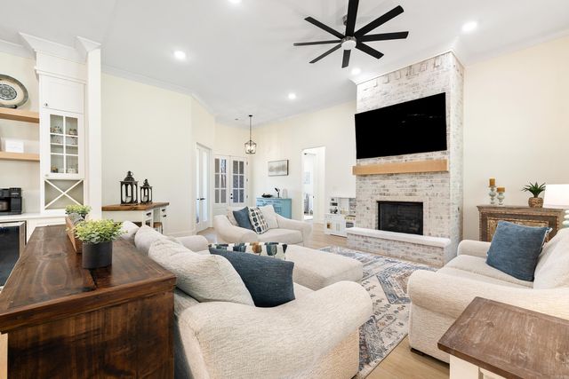 915 Valley Creek, North Little Rock, AR 72116