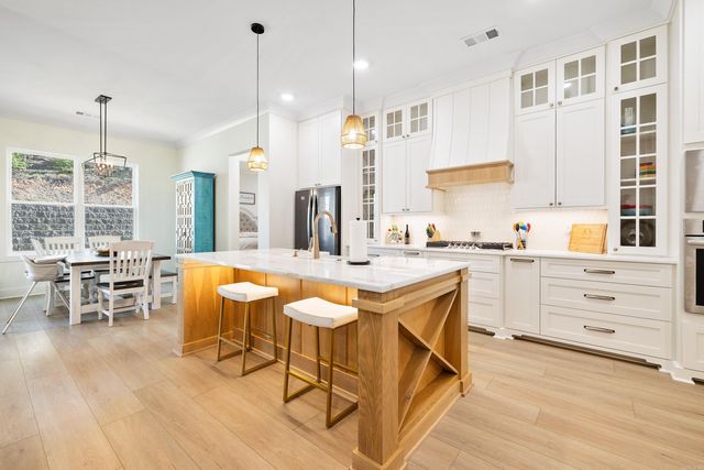 915 Valley Creek, North Little Rock, AR 72116