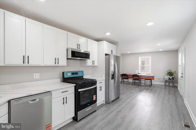 825 MARTIN RD, Essex, MD 21221