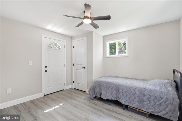 825 MARTIN RD, Essex, MD 21221
