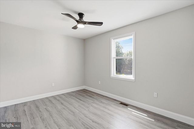825 MARTIN RD, Essex, MD 21221