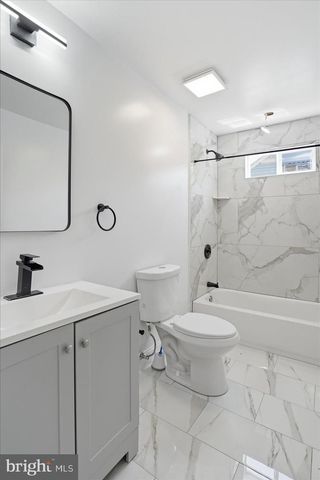 825 MARTIN RD, Essex, MD 21221