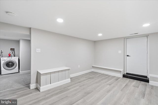 825 MARTIN RD, Essex, MD 21221