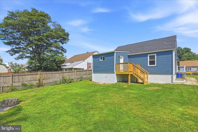 825 MARTIN RD, Essex, MD 21221