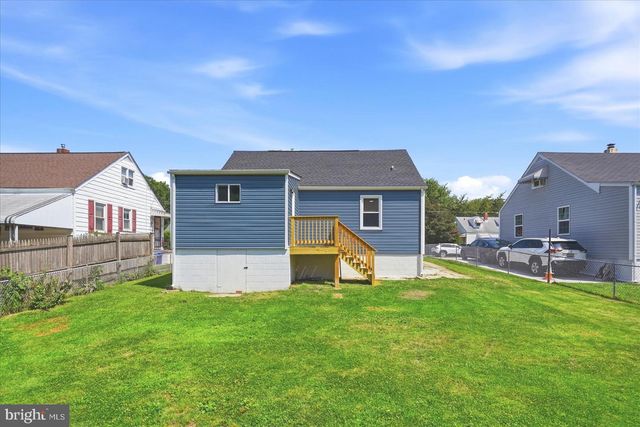 825 MARTIN RD, Essex, MD 21221