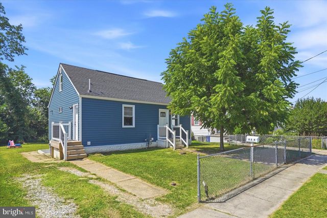 825 MARTIN RD, Essex, MD 21221