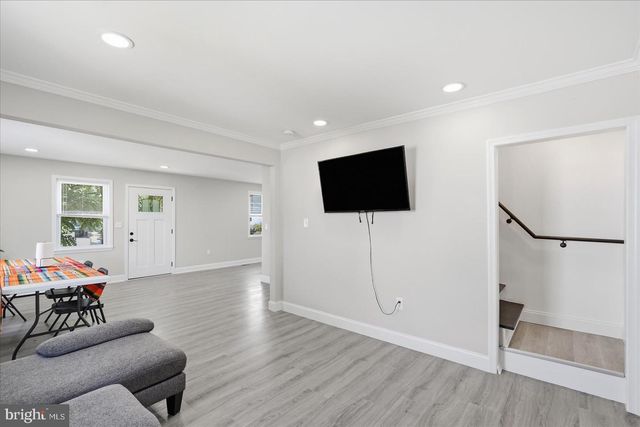 825 MARTIN RD, Essex, MD 21221
