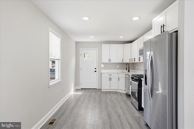 825 MARTIN RD, Essex, MD 21221