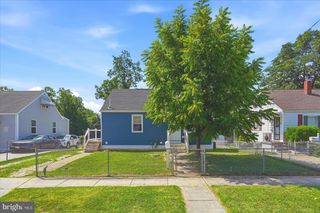 825 MARTIN RD, Essex, MD 21221