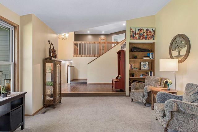 9629 Bennett Place, Eden Prairie, MN 55347